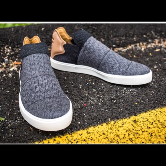adidas pharrell williams slip on